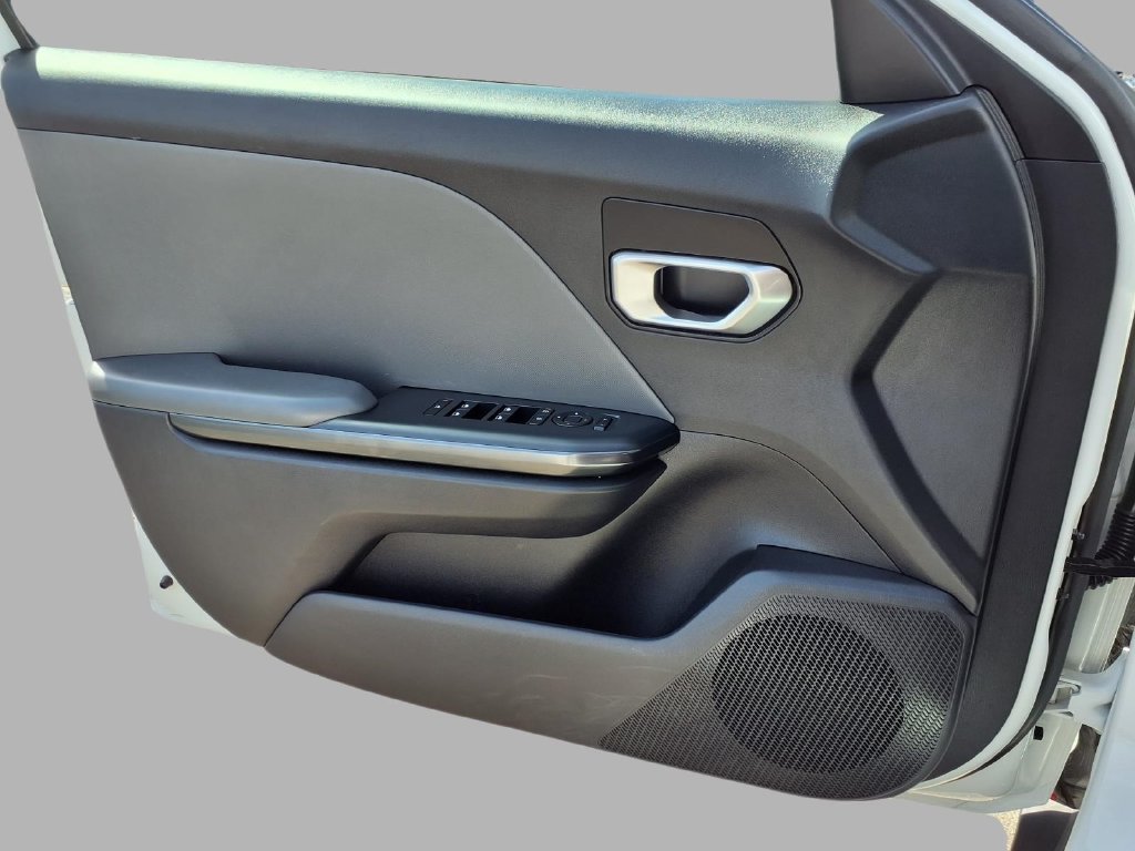 Used 2025 Kia K4 FWD image 20