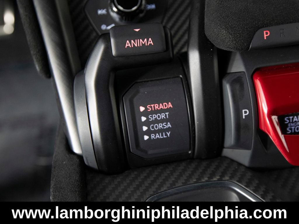 Used 2023 Lamborghini Urus Performante AWD/4WD image 32