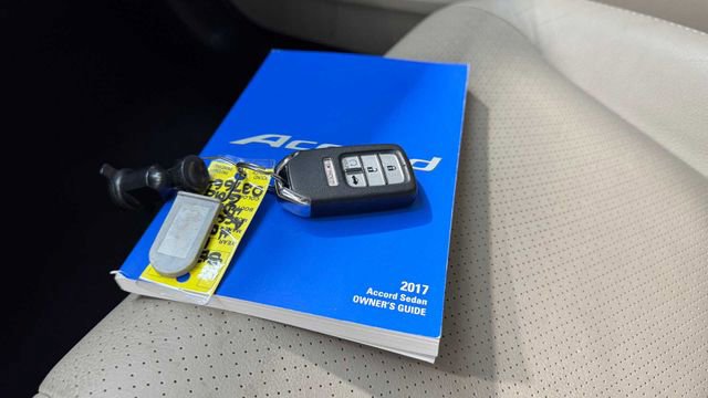 Used 2017 Honda Accord EX-L image 32