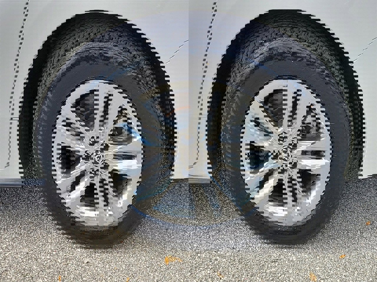 Used 2024 Toyota Sienna Limited image 5