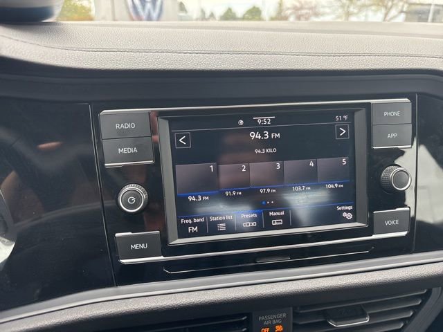 Certified 2024 Volkswagen Jetta SE FWD image 19