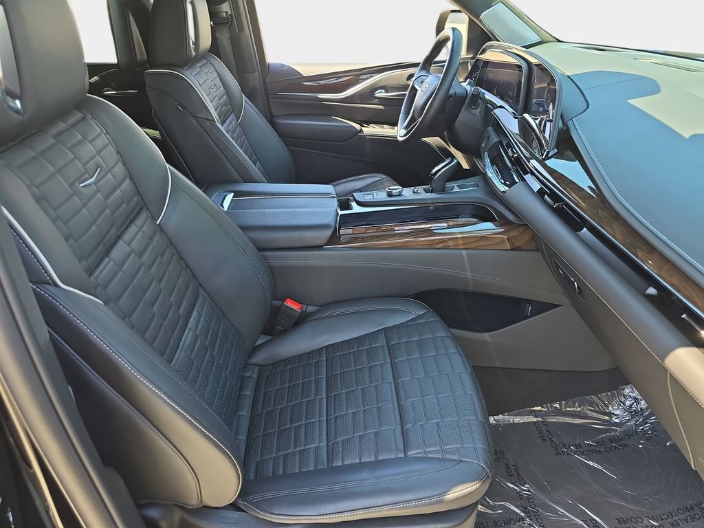 Used 2024 Cadillac Escalade Sport Platinum w/ LPO, ONYX Package AWD/4WD image 12