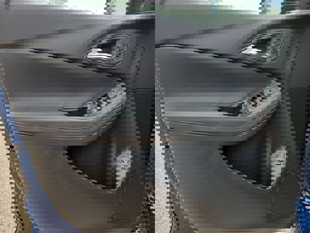 Used 2023 Buick Encore GX Select image 15