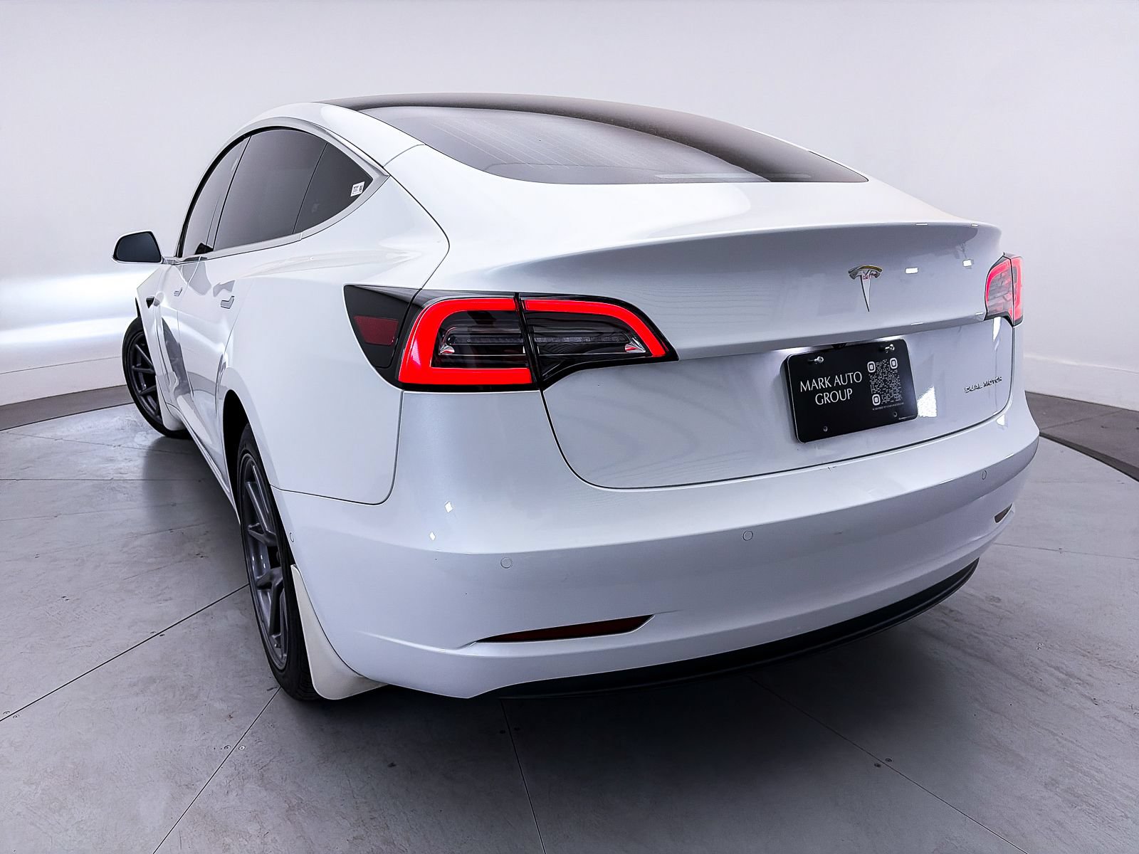 Used 2019 Tesla Model 3 Long Range AWD/4WD image 4