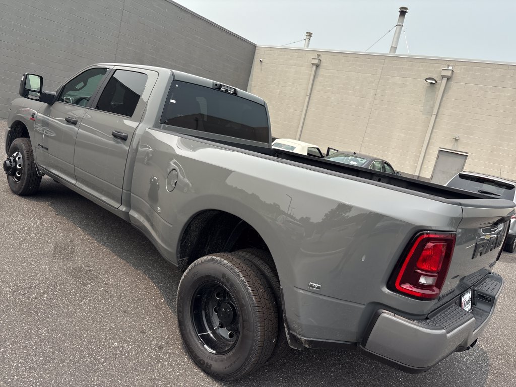 New 2026 RAM 3500 Big Horn AWD/4WD image 28