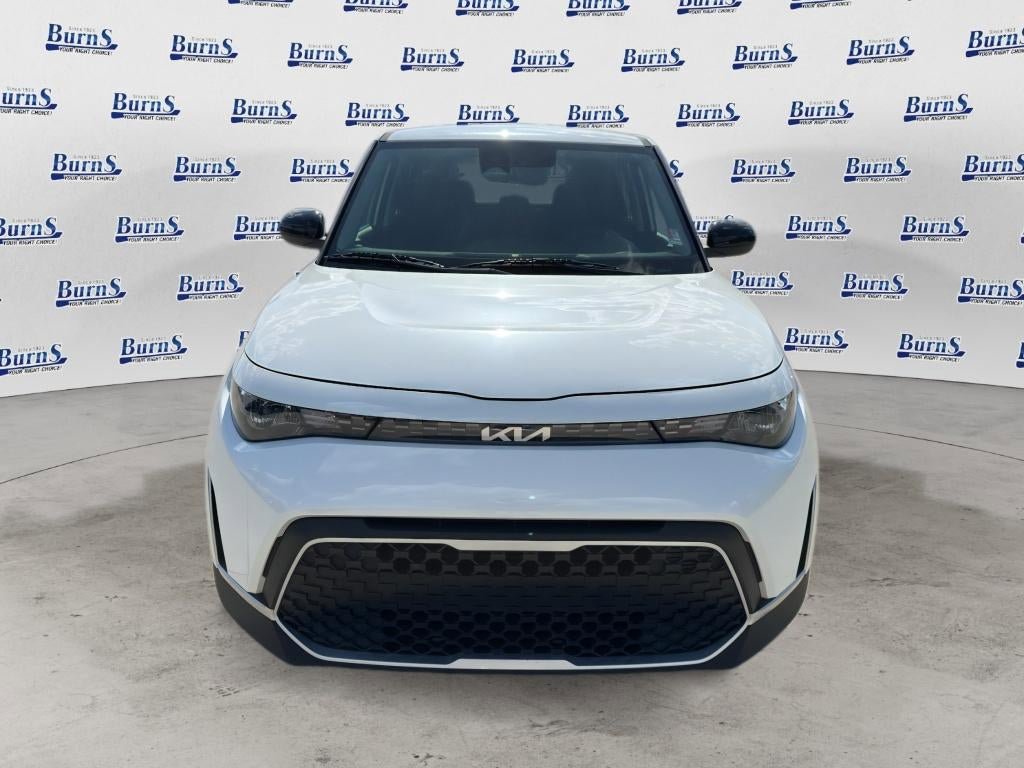 Used 2025 Kia Soul LX w/ LX Technology Package FWD image 2
