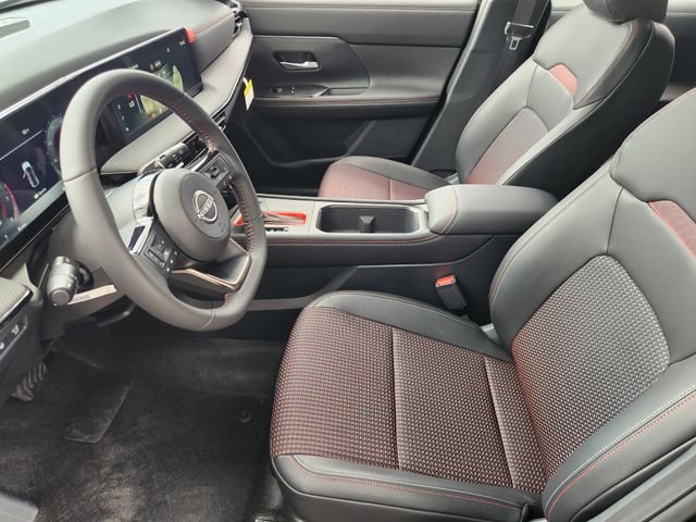 New 2025 Nissan Kicks SR FWD image 9