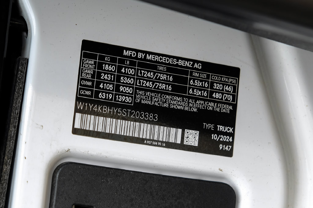Used 2025 Mercedes-Benz Sprinter 2500 image 59