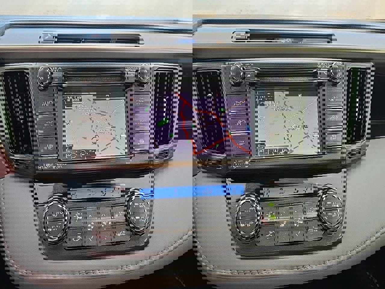 Used 2015 Toyota RAV4 XLE image 16