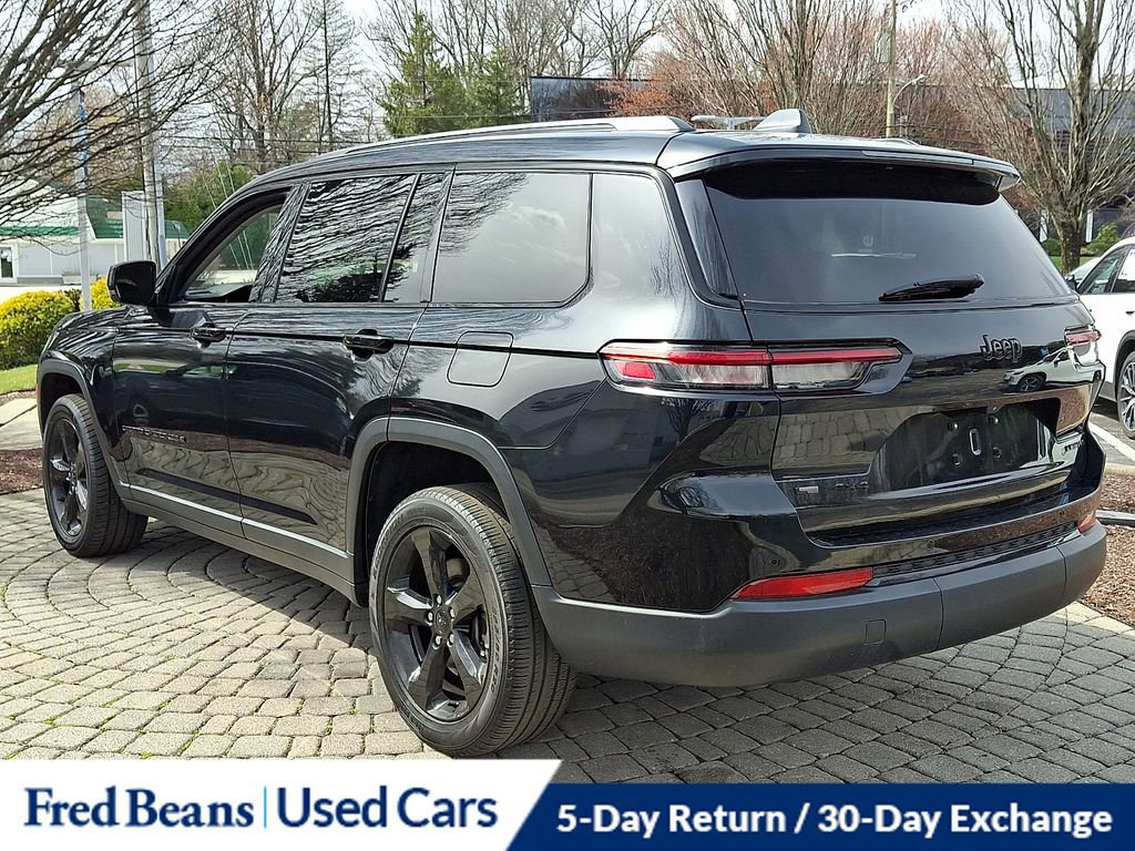 Used 2022 Jeep Grand Cherokee L Limited w/ Black Appearance Package image 4