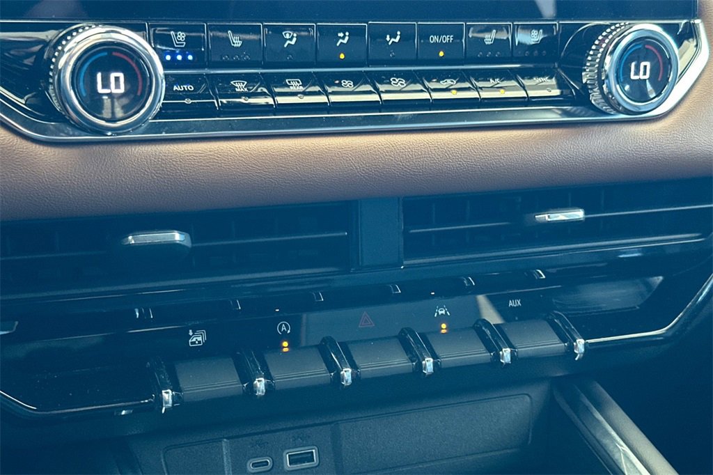 Used 2023 GMC Canyon AT4 w/ AT4 Premium Package image 23