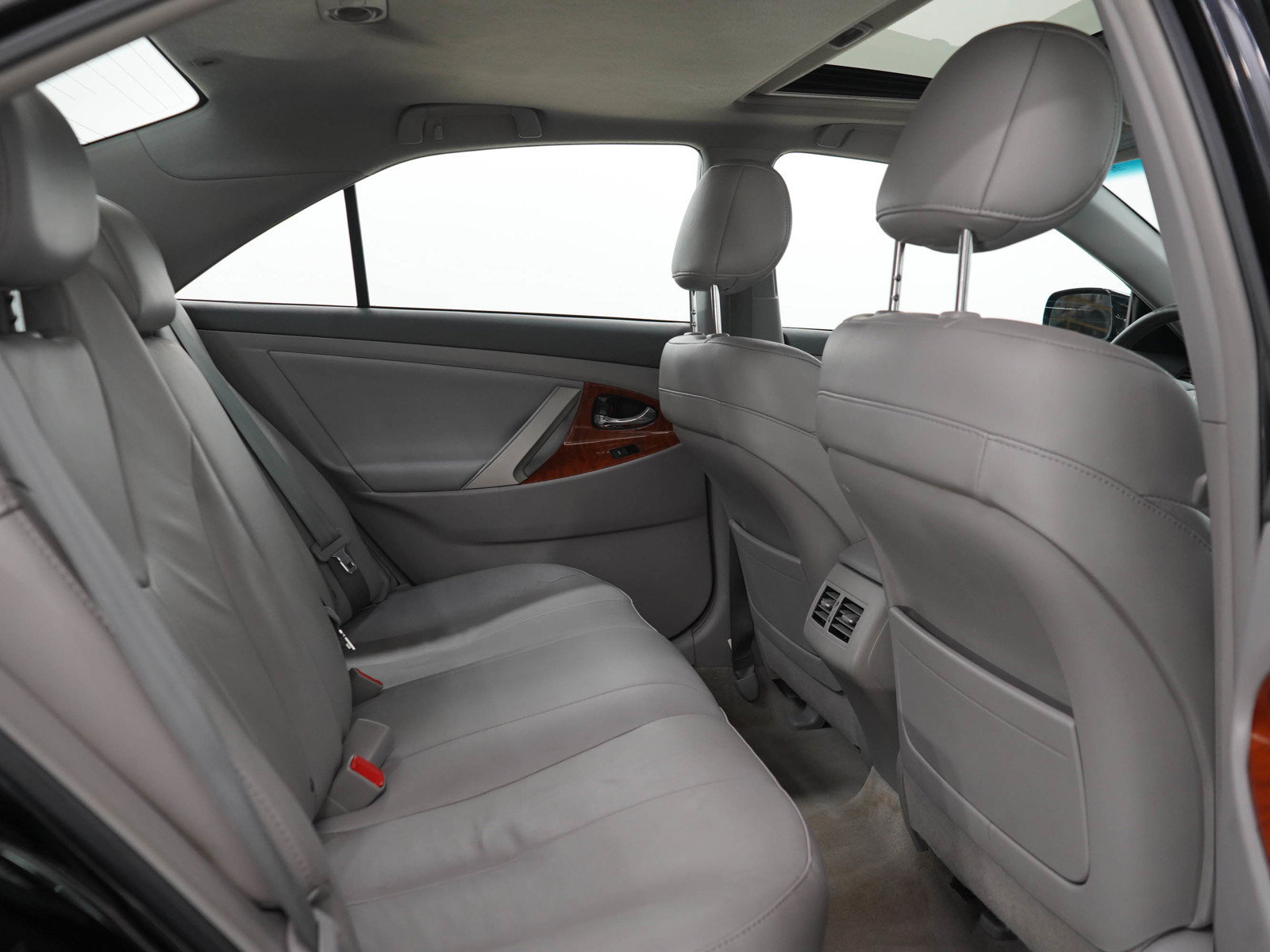 Used 2011 Toyota Camry XLE w/ XLE Extra-Value Pkg #1 FWD image 12