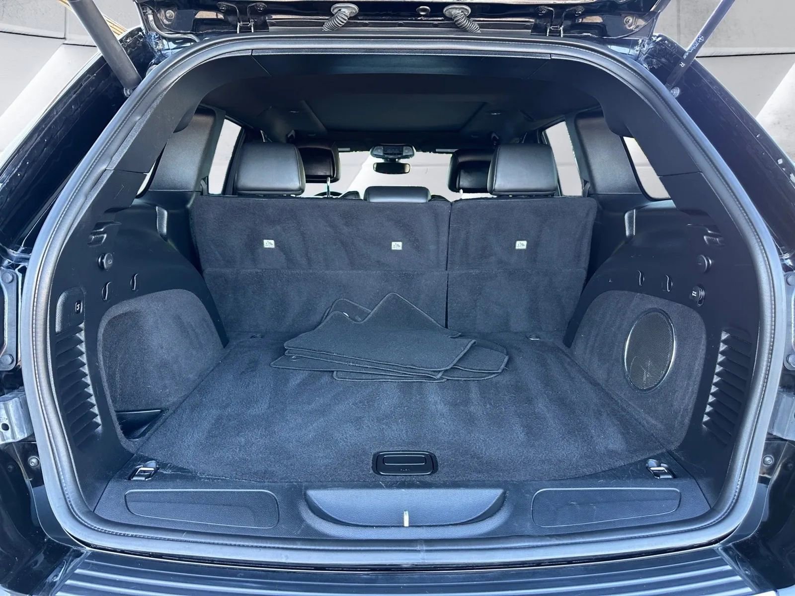 Used 2020 Jeep Grand Cherokee Limited w/ Luxury Group II image 23