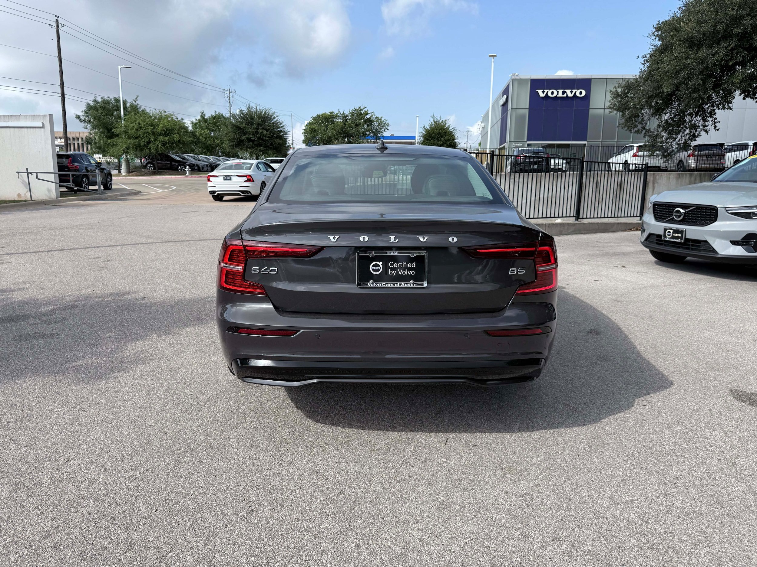 Certified 2025 Volvo S60 B5 Plus w/ Protection Package Premier FWD image 5