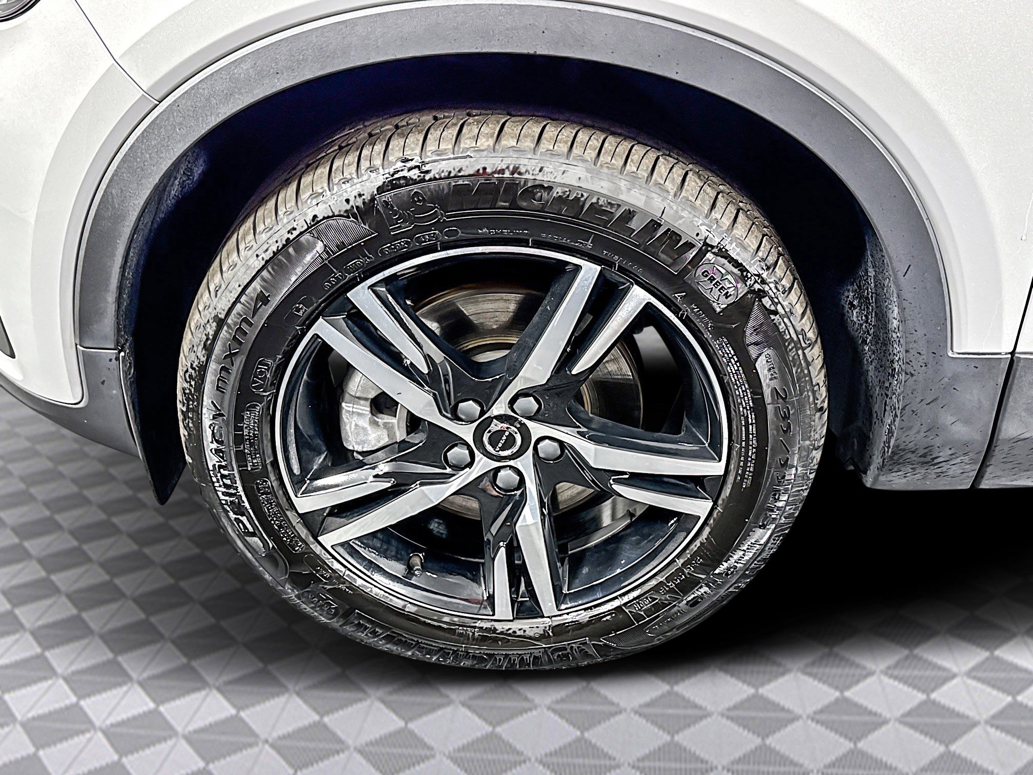 Used 2025 Volvo XC40 B5 Core image 38