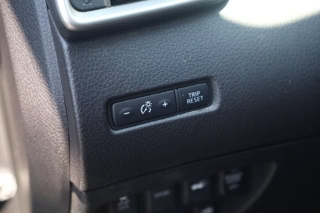 Used 2016 Nissan Rogue SL w/ SL Premium Package AWD/4WD image 11