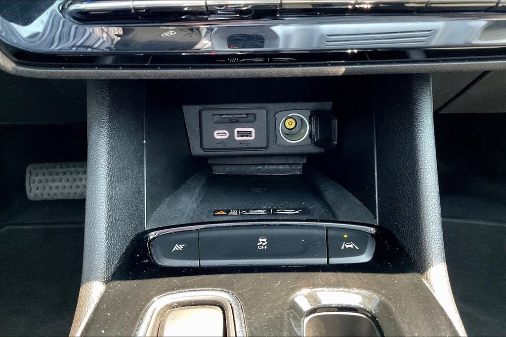 Used 2023 Chevrolet Bolt EUV Premier w/ Sun & Sound Package FWD image 25