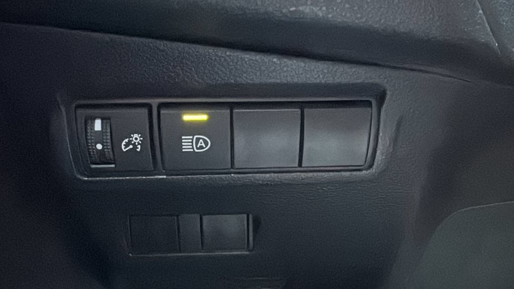Used 2024 Toyota Corolla Cross LE FWD image 17