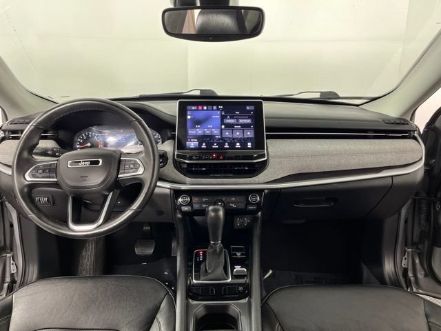 Used 2022 Jeep Compass Latitude AWD/4WD image 37