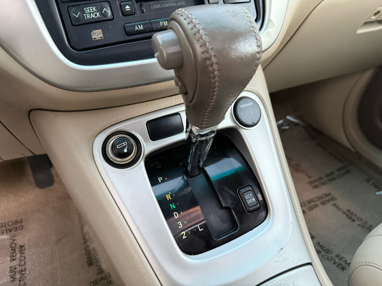 Used 2005 Toyota Highlander 4WD V6 w/ 3rd Row image 27