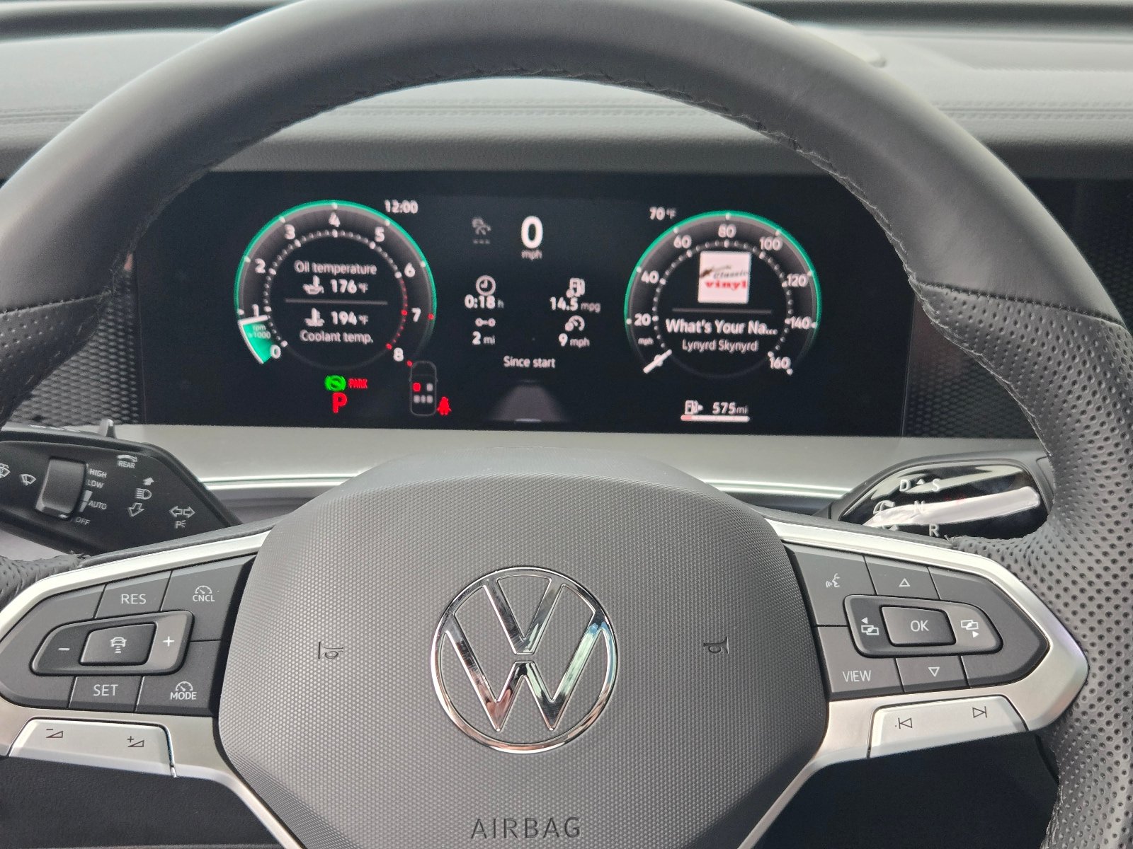 New 2026 Volkswagen Tiguan SE R-Line FWD image 17