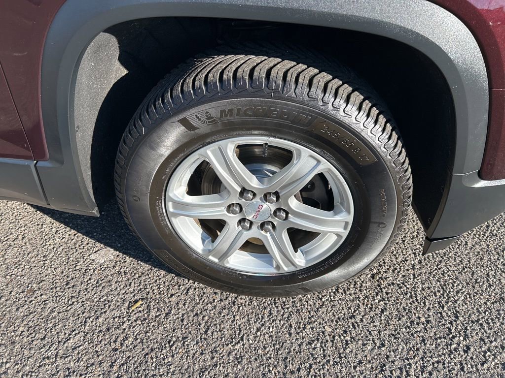 Used 2017 GMC Acadia SLE image 10