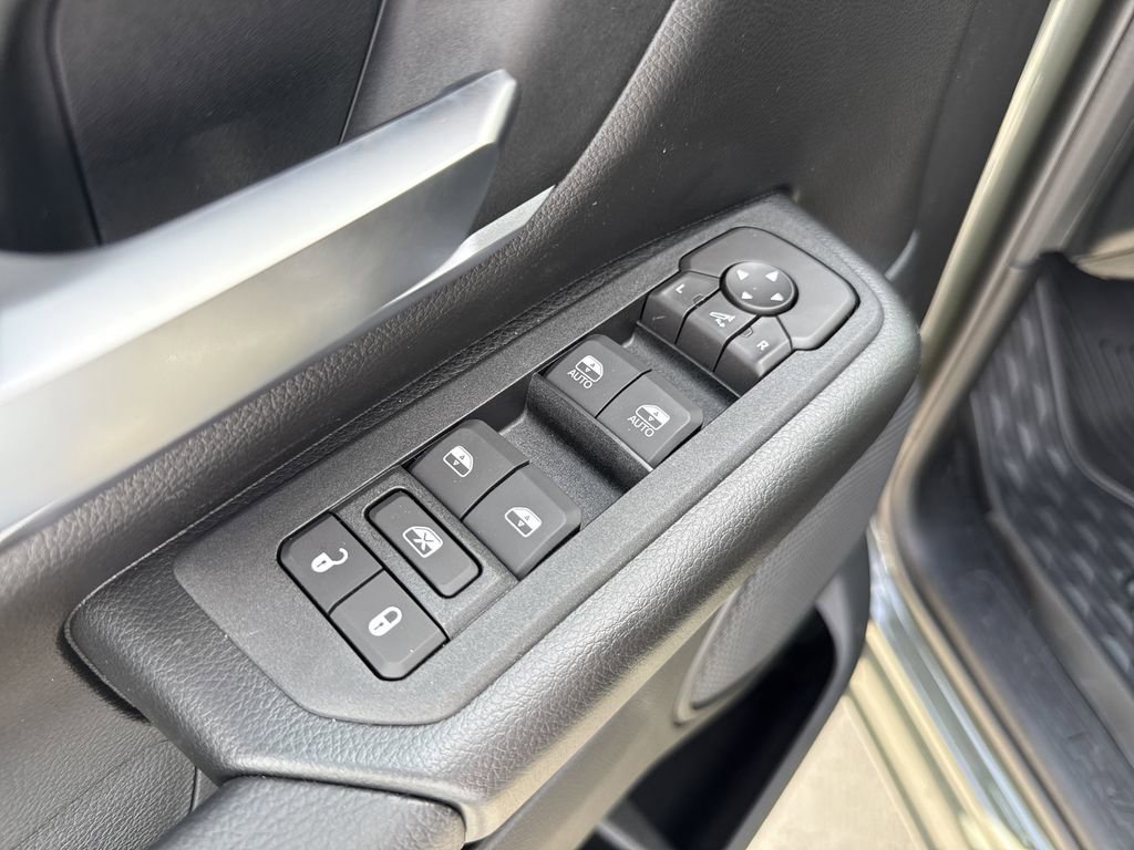 New 2026 RAM 1500 4x4 Crew Cab image 11
