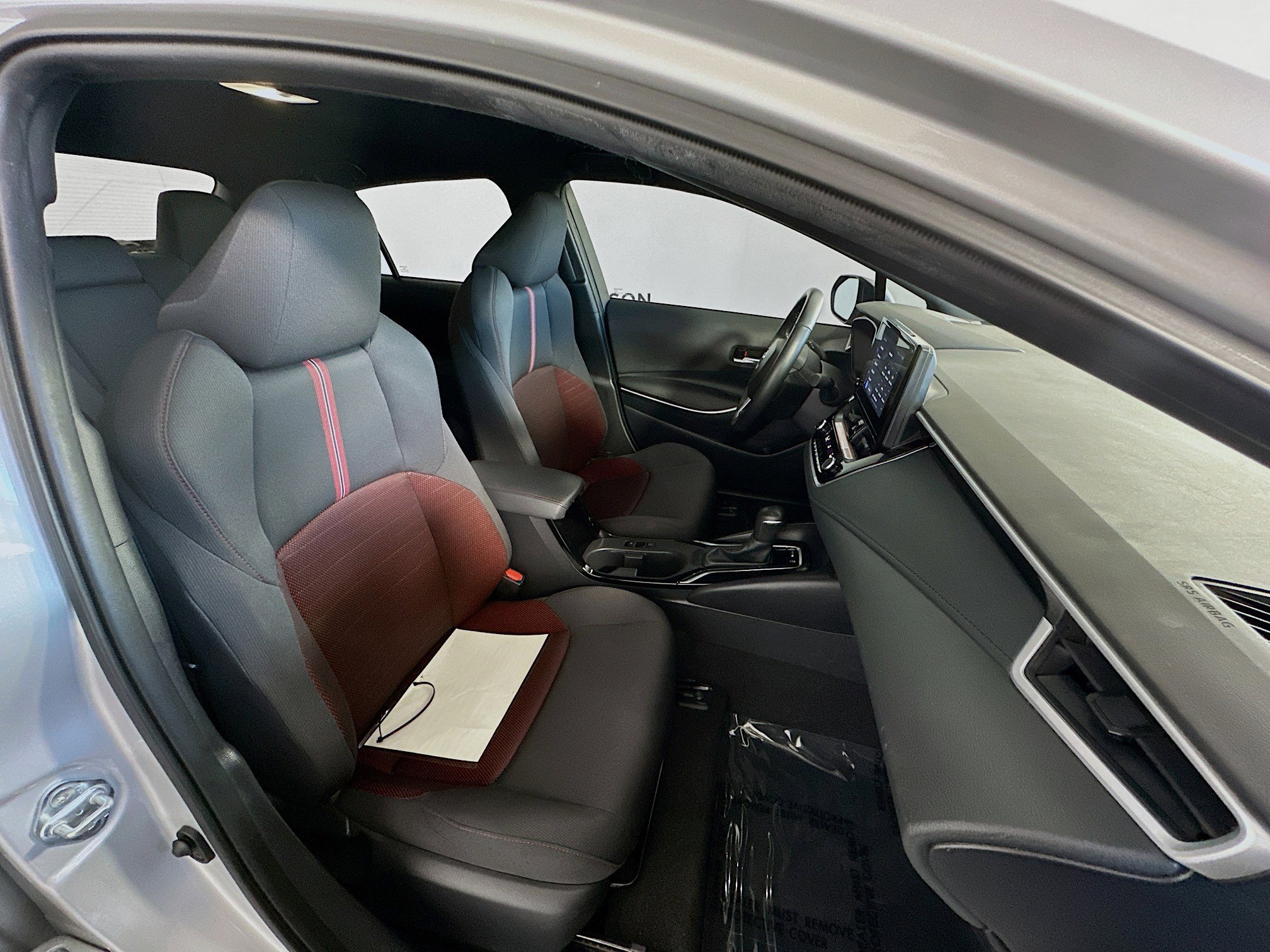 Used 2025 Toyota Corolla SE image 28