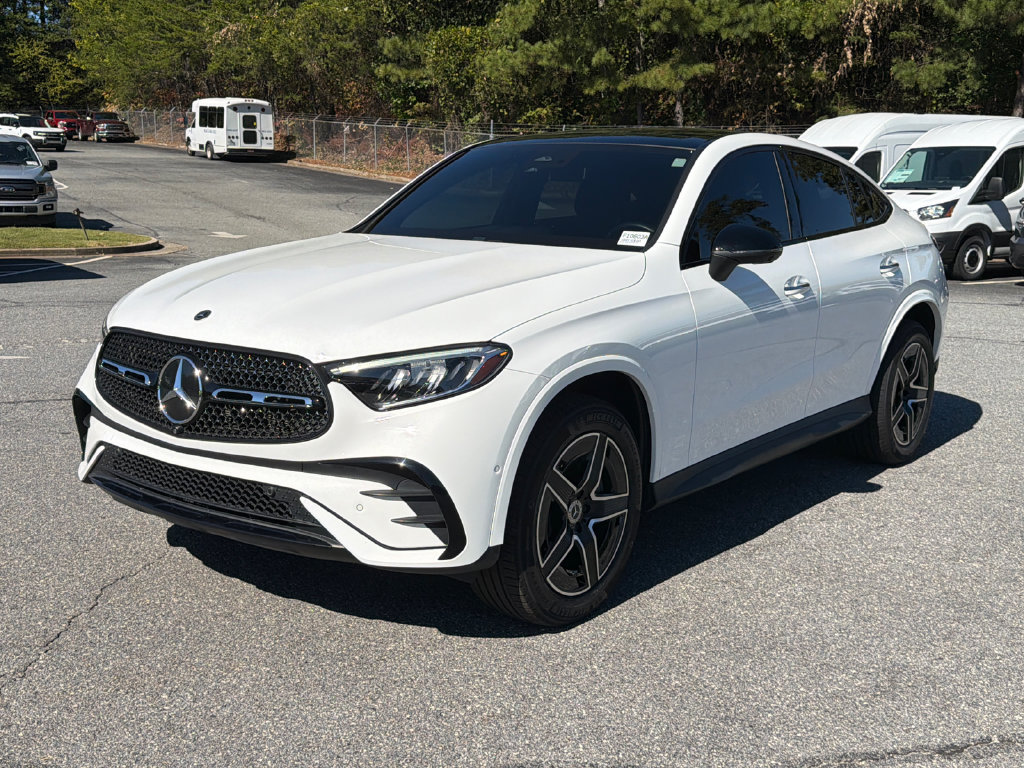 Used 2024 Mercedes-Benz GLC 300 4MATIC image 3