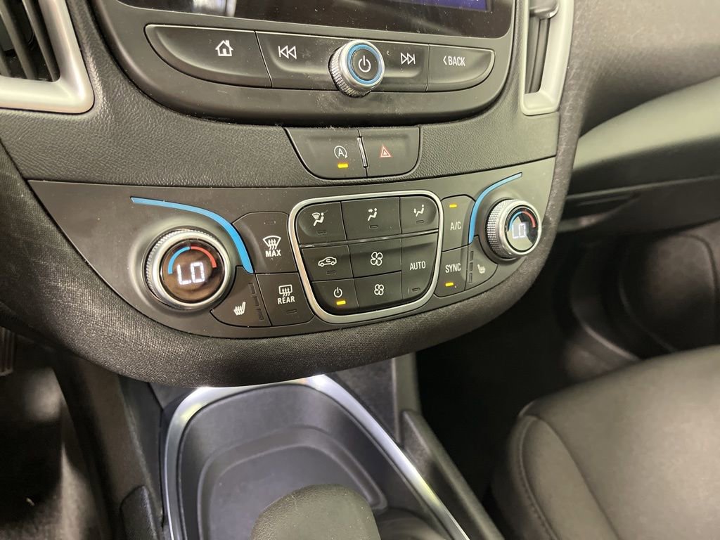 Used 2024 Chevrolet Malibu LT image 28