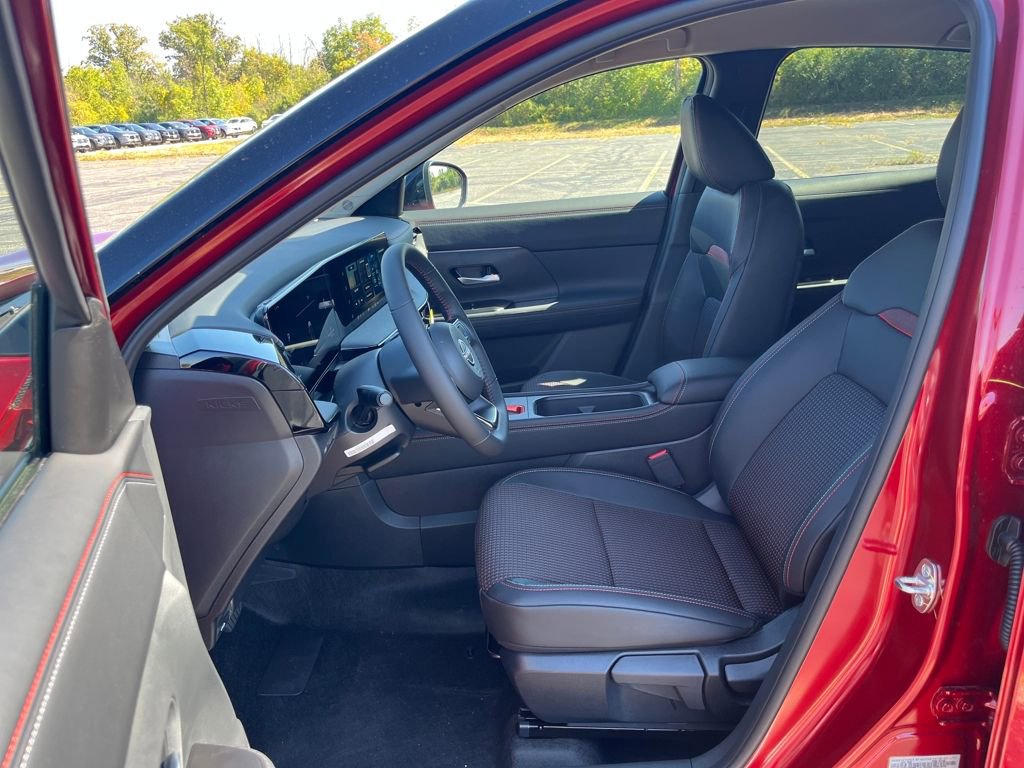 New 2026 Nissan Kicks SR w/ Cold Weather Package image 13