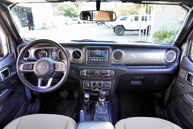 Used 2018 Jeep Wrangler Unlimited Sahara image 22