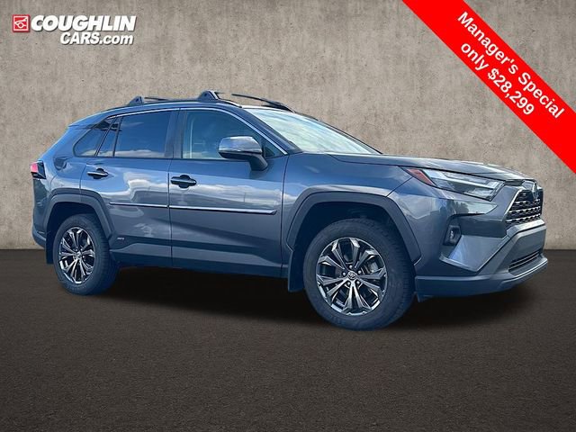 Used 2022 Toyota RAV4 XLE Premium image 2