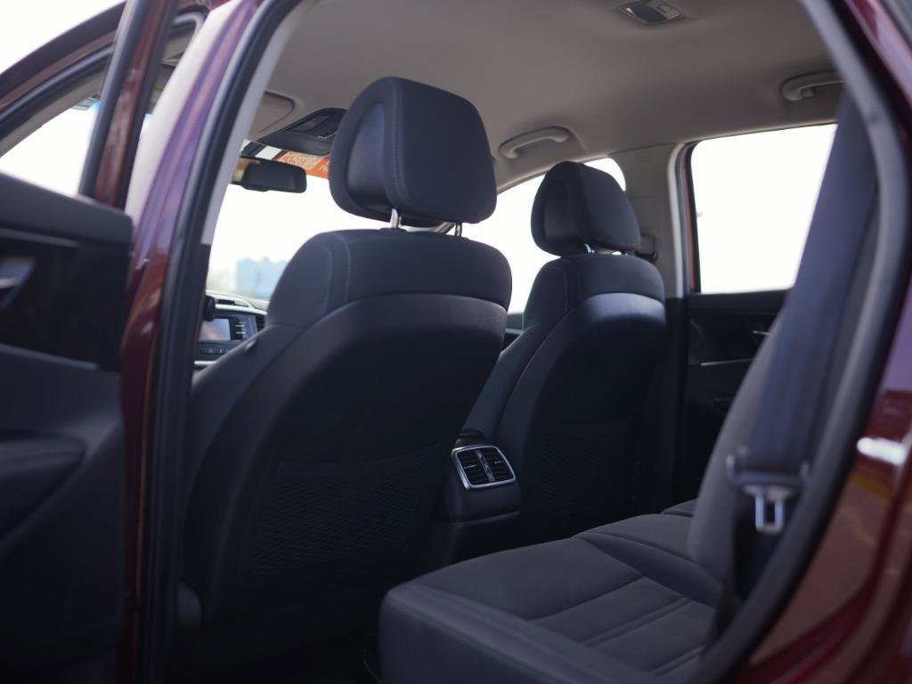 Used 2016 Kia Sorento LX w/ LX Convenience Package image 16