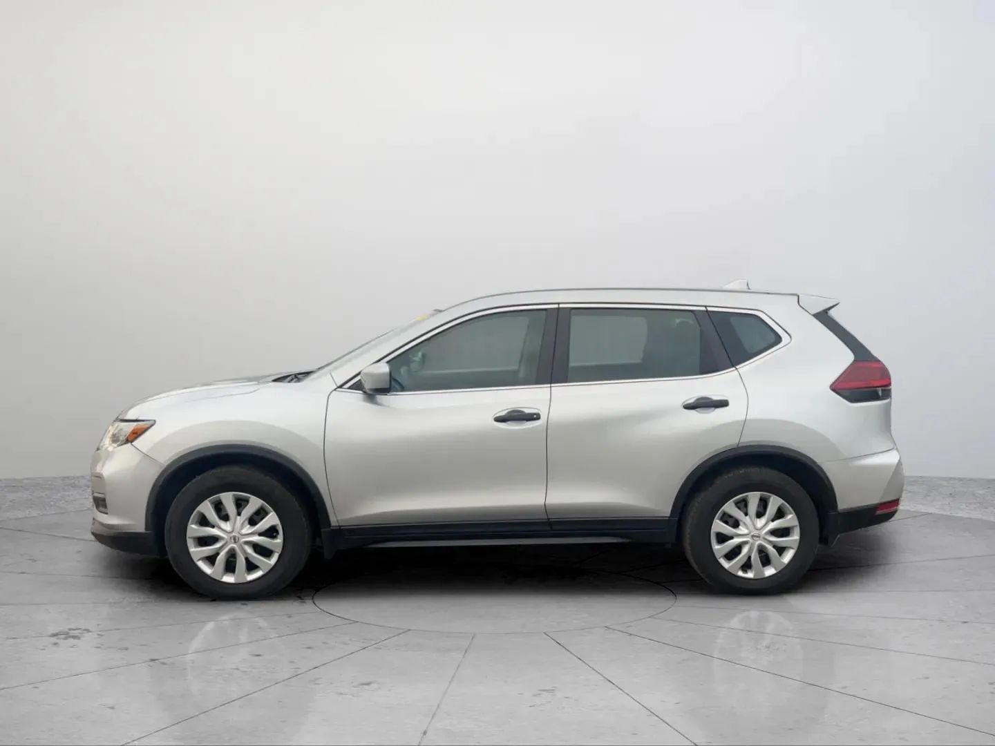 Used 2020 Nissan Rogue S image 3
