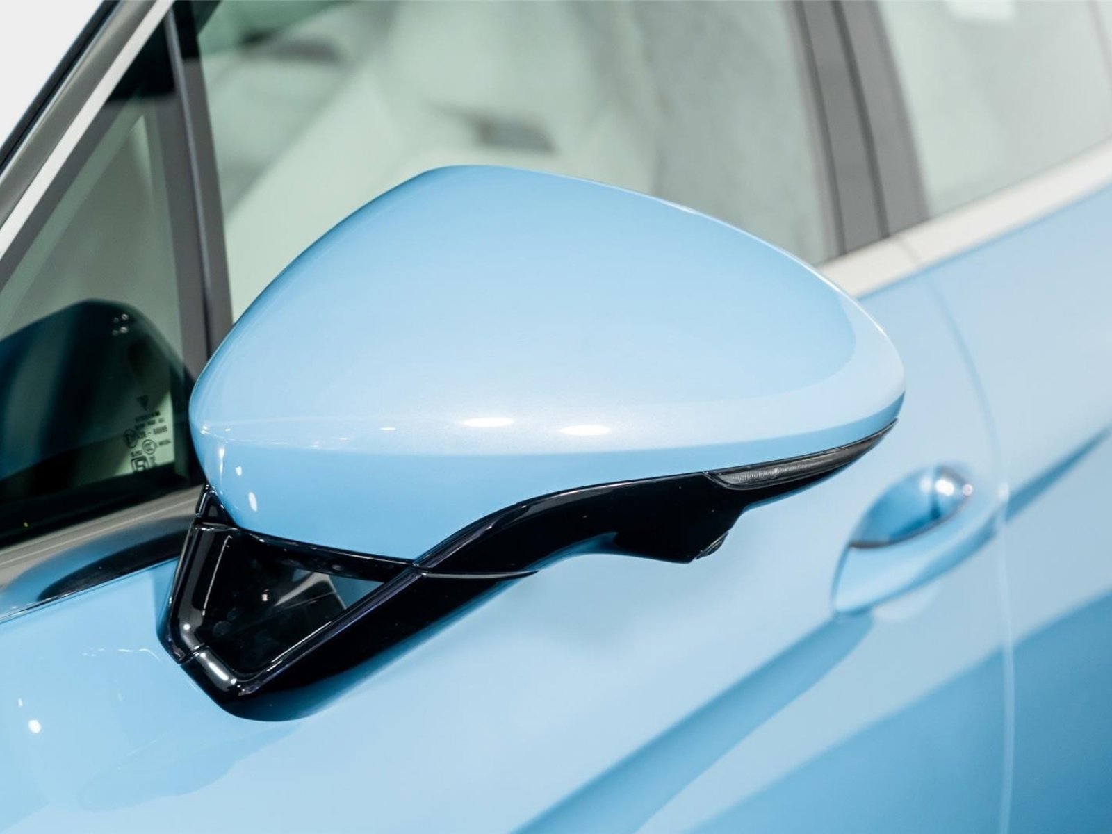 Used 2025 Porsche Panamera 4 w/ Premium Package image 26