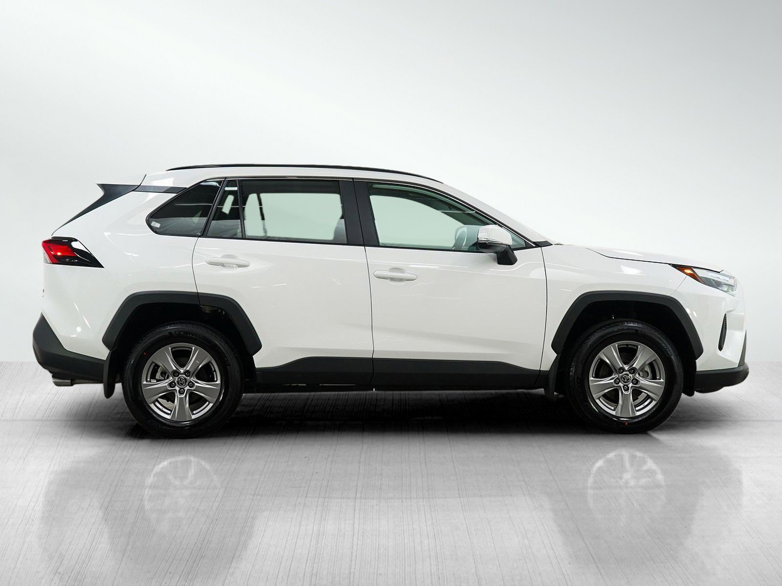 Used 2025 Toyota RAV4 XLE w/ Convenience Package AWD/4WD image 6