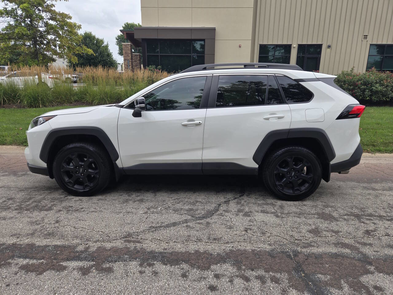 Used 2021 Toyota RAV4 TRD Off-Road image 9
