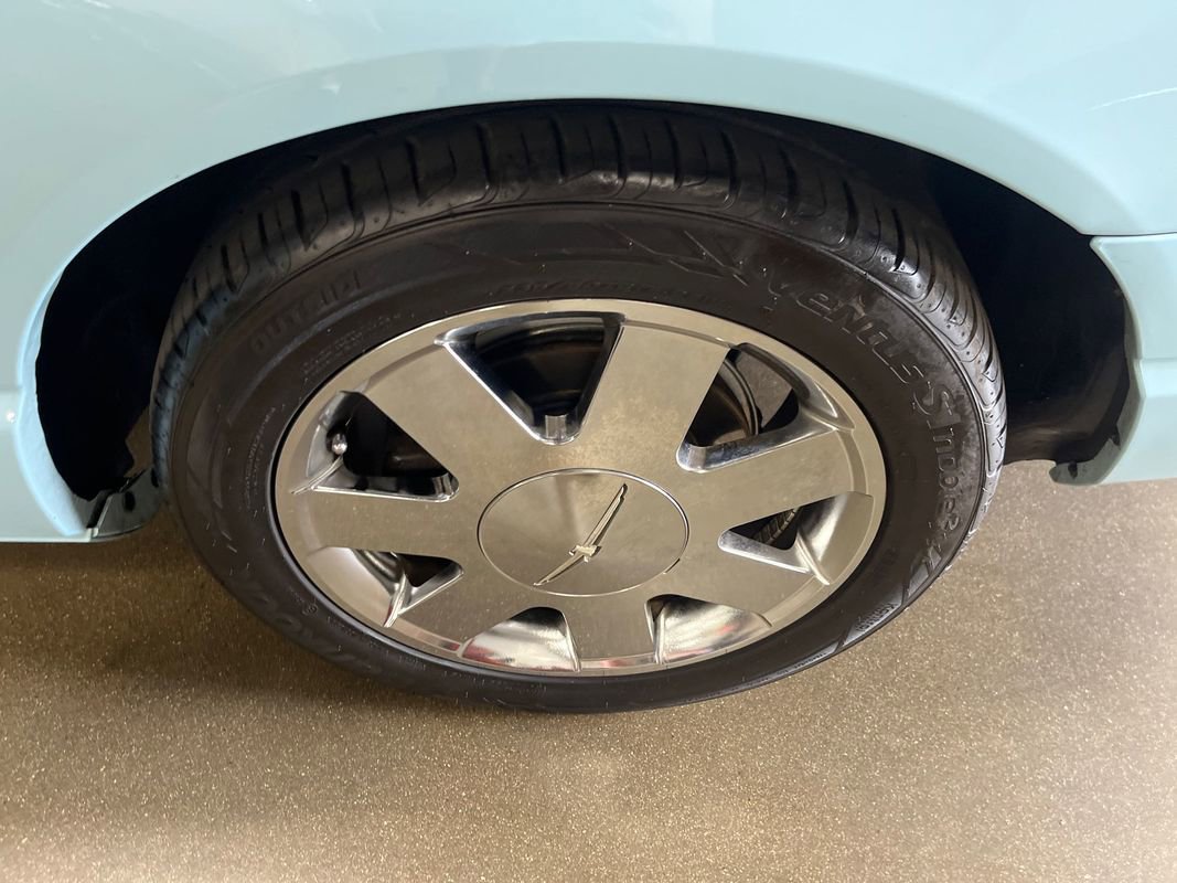 Used 2003 Ford Thunderbird image 77