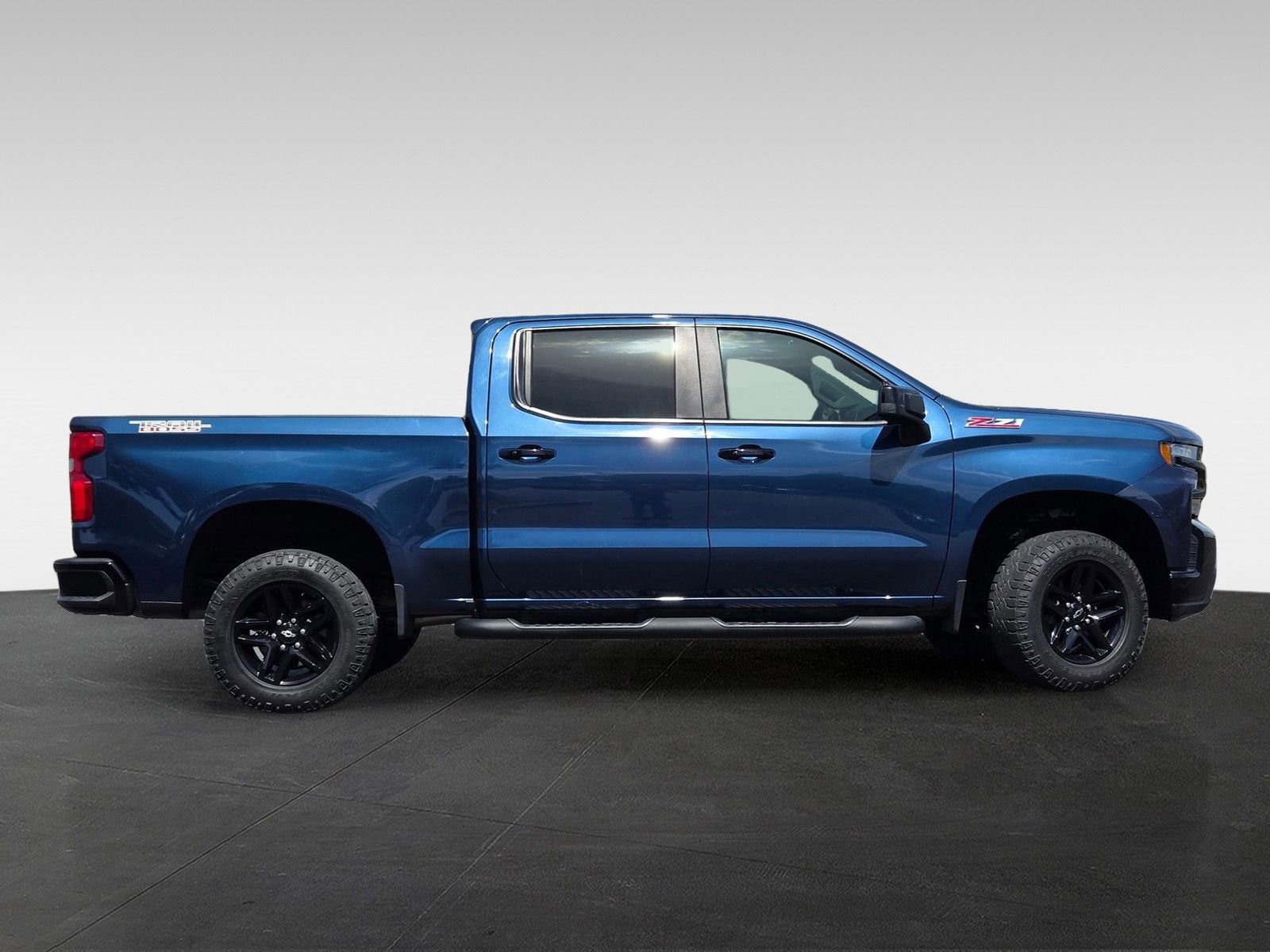 Used 2019 Chevrolet Silverado 1500 LT Trail Boss AWD/4WD image 3