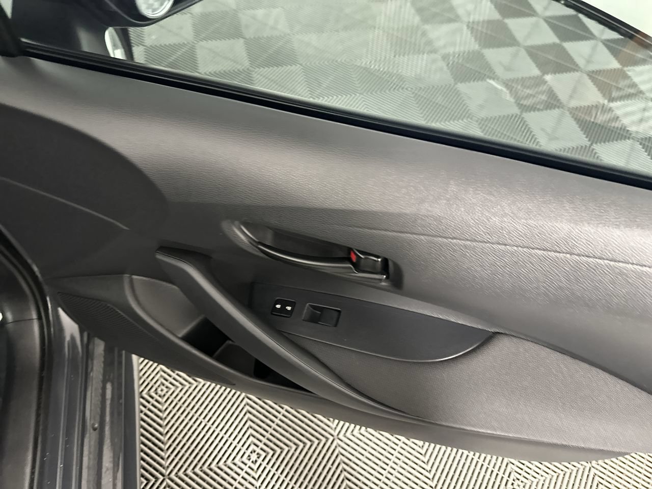 Used 2023 Toyota Corolla LE FWD image 21