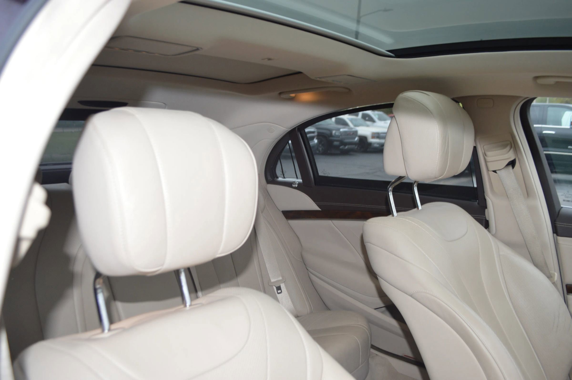 Used 2015 Mercedes-Benz S 550 4MATIC Sedan w/ Premium 1 Package image 24