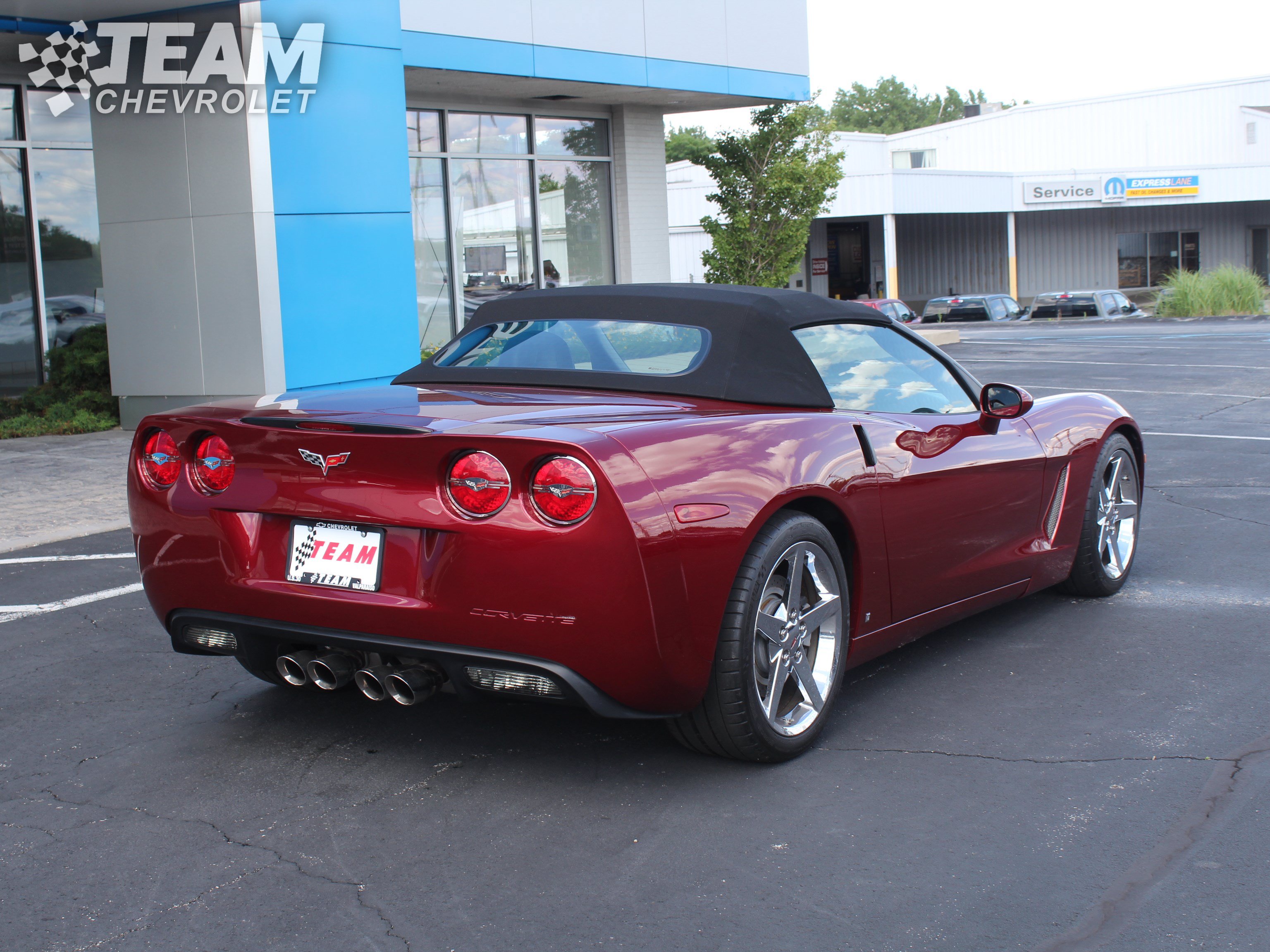 Used 2007 Chevrolet Corvette Convertible w/ Preferred Equipment Group RWD image 4