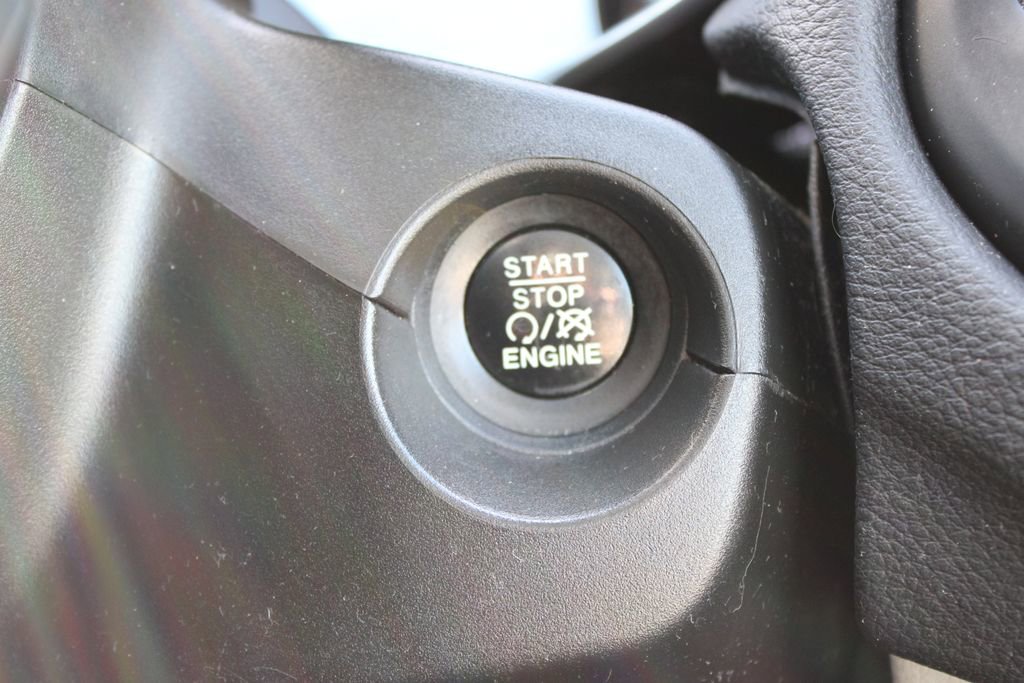 Used 2018 Jeep Compass Latitude w/ Popular Equipment Group image 40