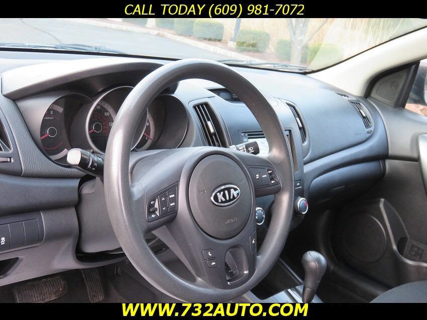 Used 2010 Kia Forte Koup EX image 23