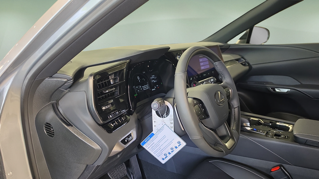 New 2026 Lexus RX 350 w/ Convenience Package AWD/4WD image 14