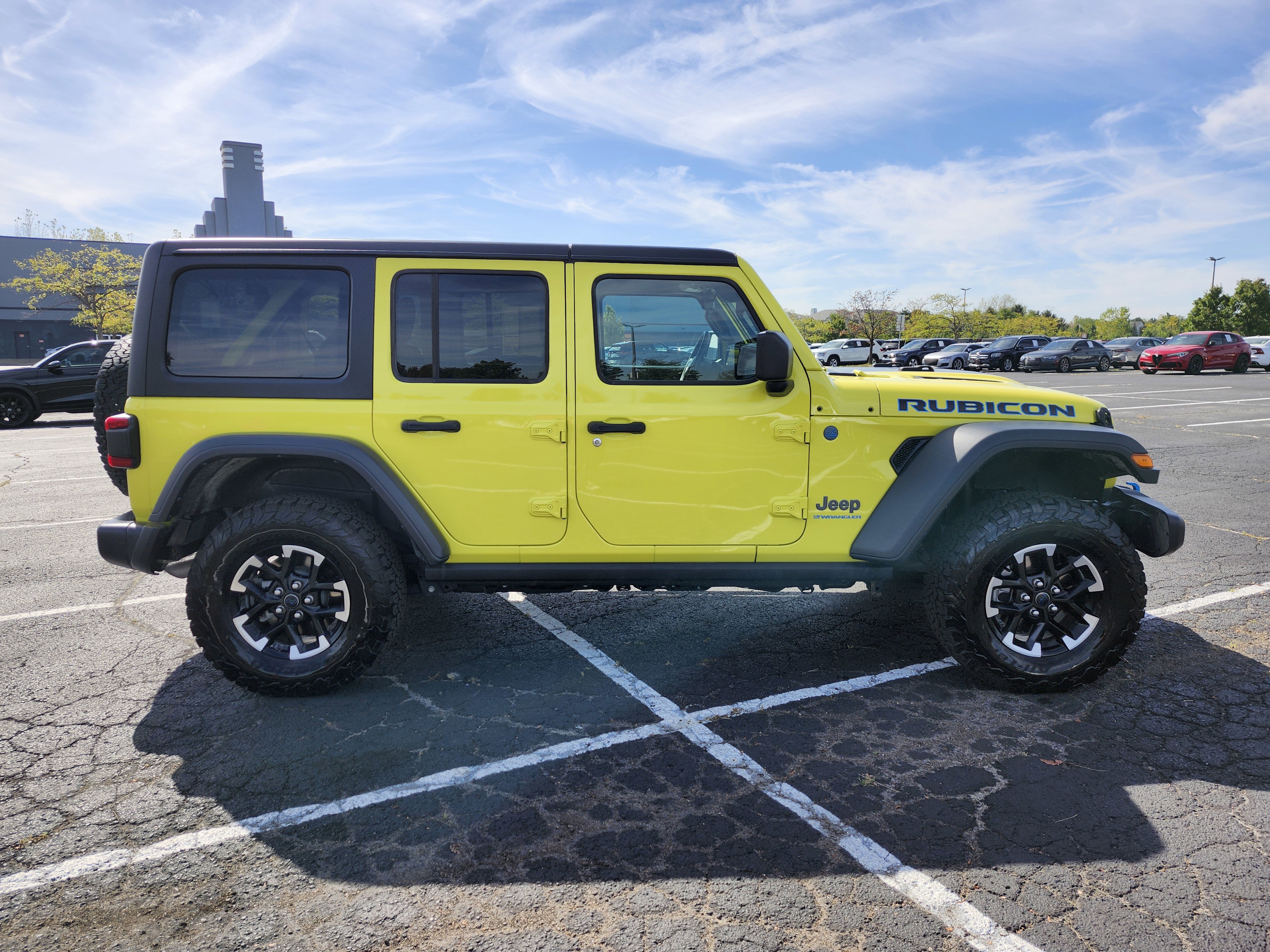 Used 2024 Jeep Wrangler Rubicon w/ Convenience Group image 11