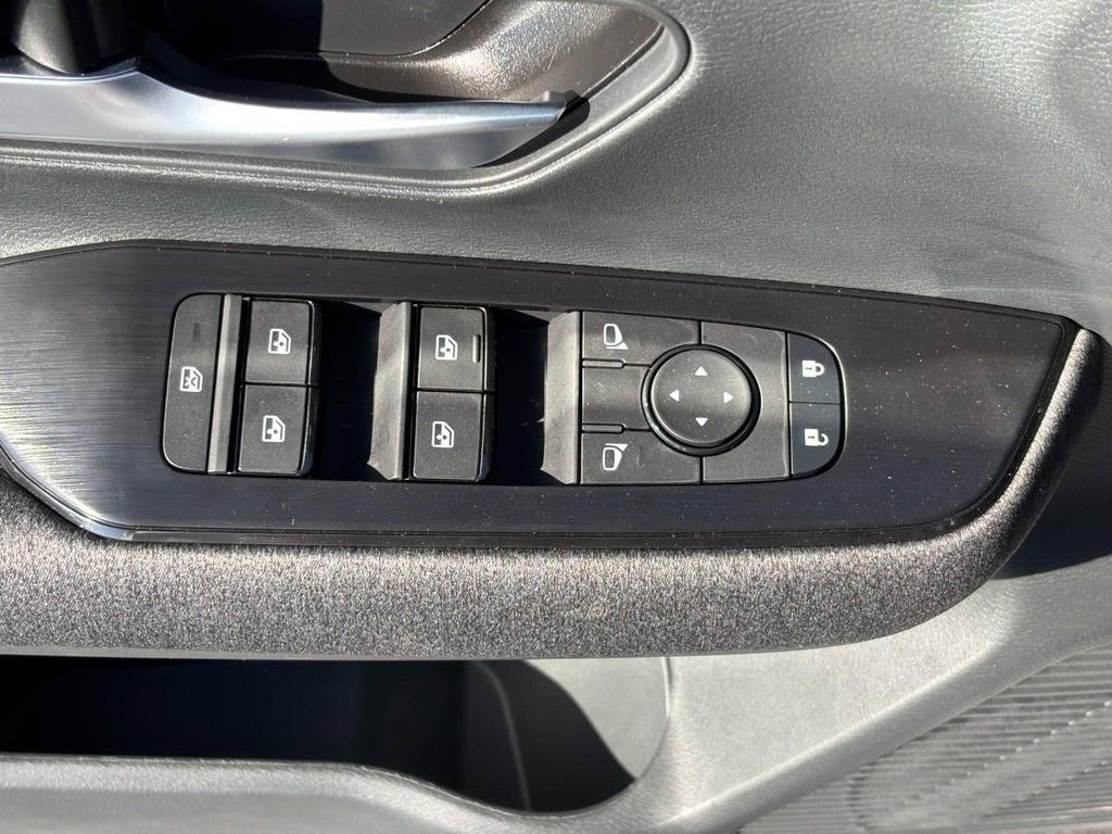 Used 2026 Nissan Kicks SV w/ Cold Weather Package AWD/4WD image 17