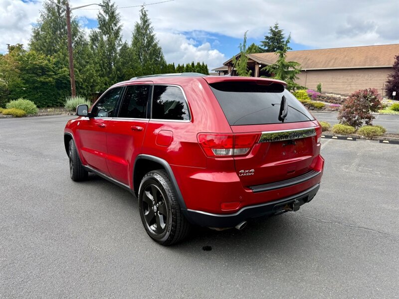 Used 2011 Jeep Grand Cherokee Laredo AWD/4WD image 4