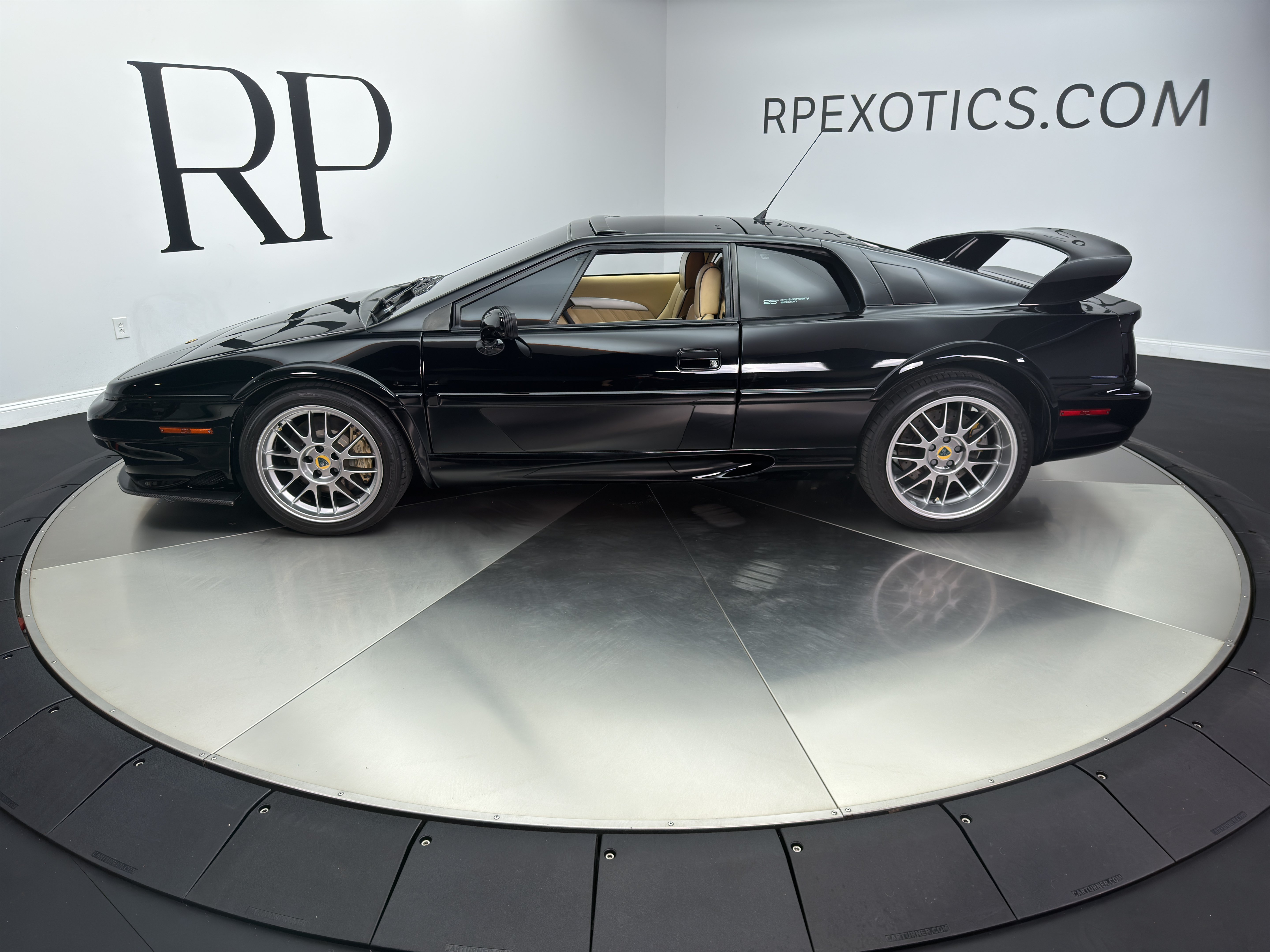 Used 2002 Lotus Esprit RWD image 3